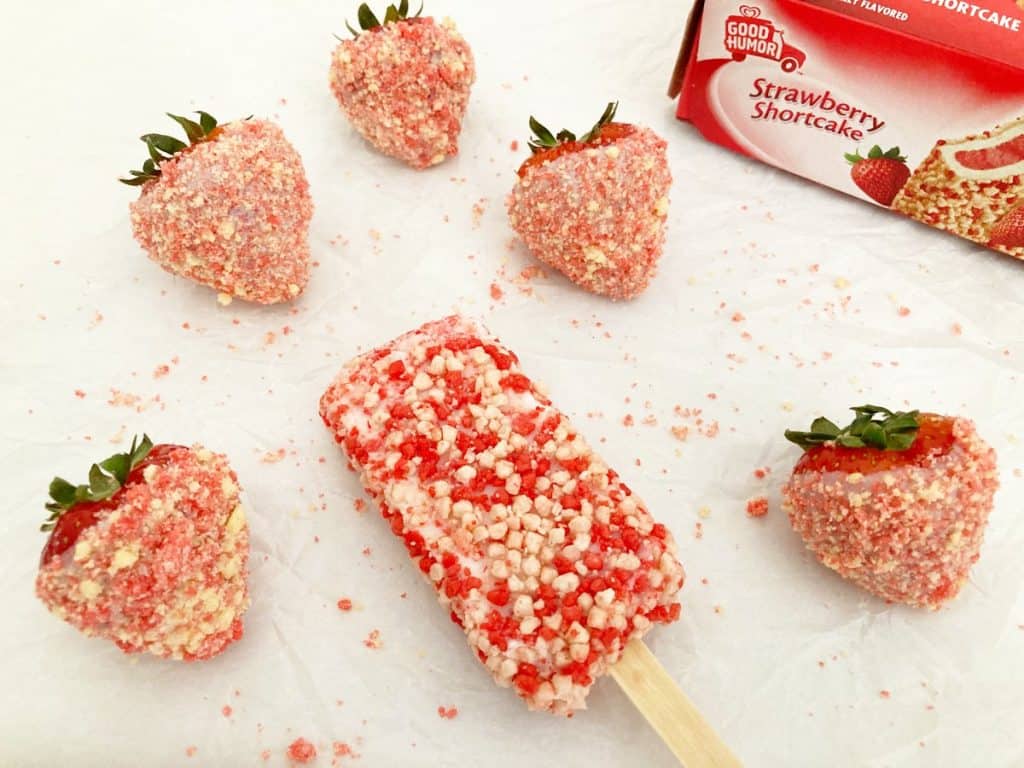 How to Make Strawberry Crunch Strawberries