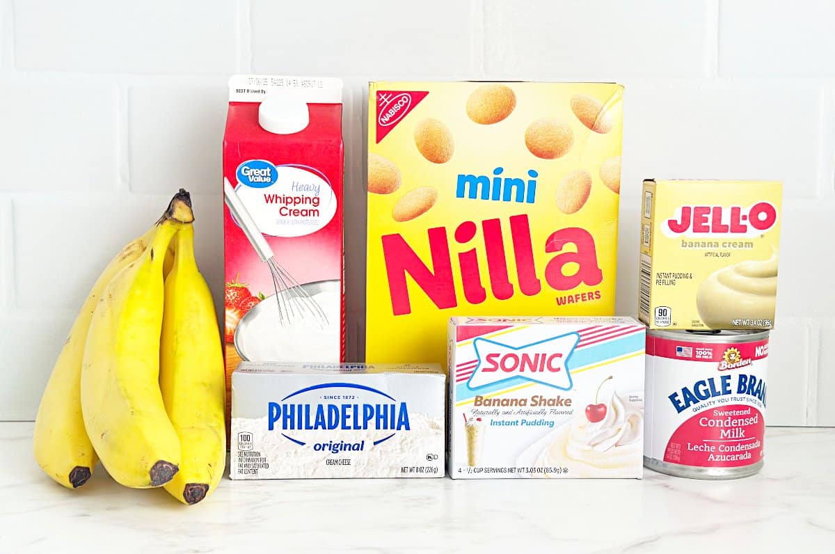 Ingredients for banana pudding in their packaging.